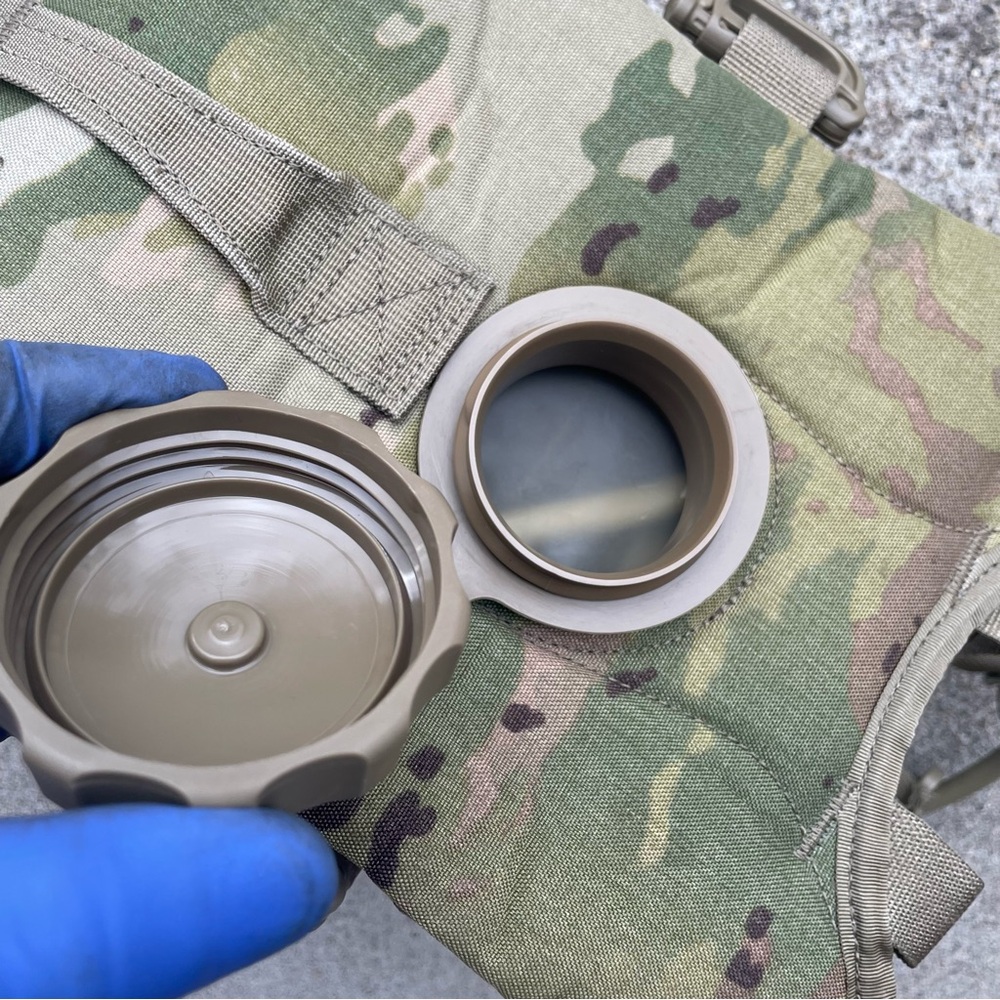 Skilcraft Molle II Hydration System Carrier - Picture 14 of 16
